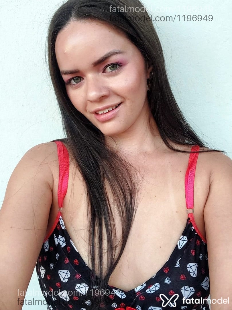 Acompanhante mulher loira (o) de olhos azuis - YSA MODELLO