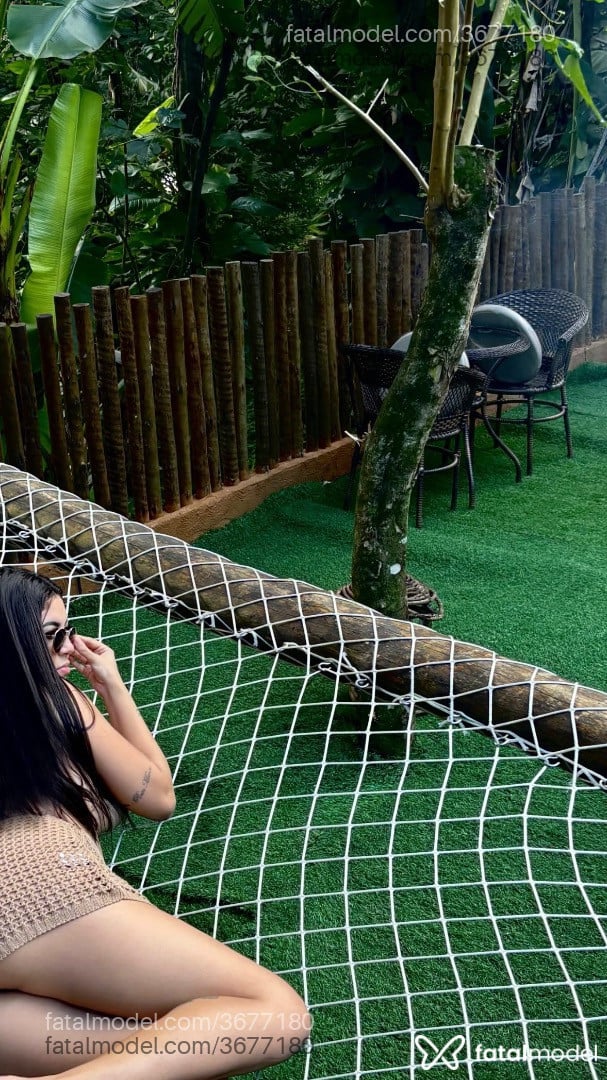 Acompanhante mulher morena (o) de olhos castanhos - Mirella