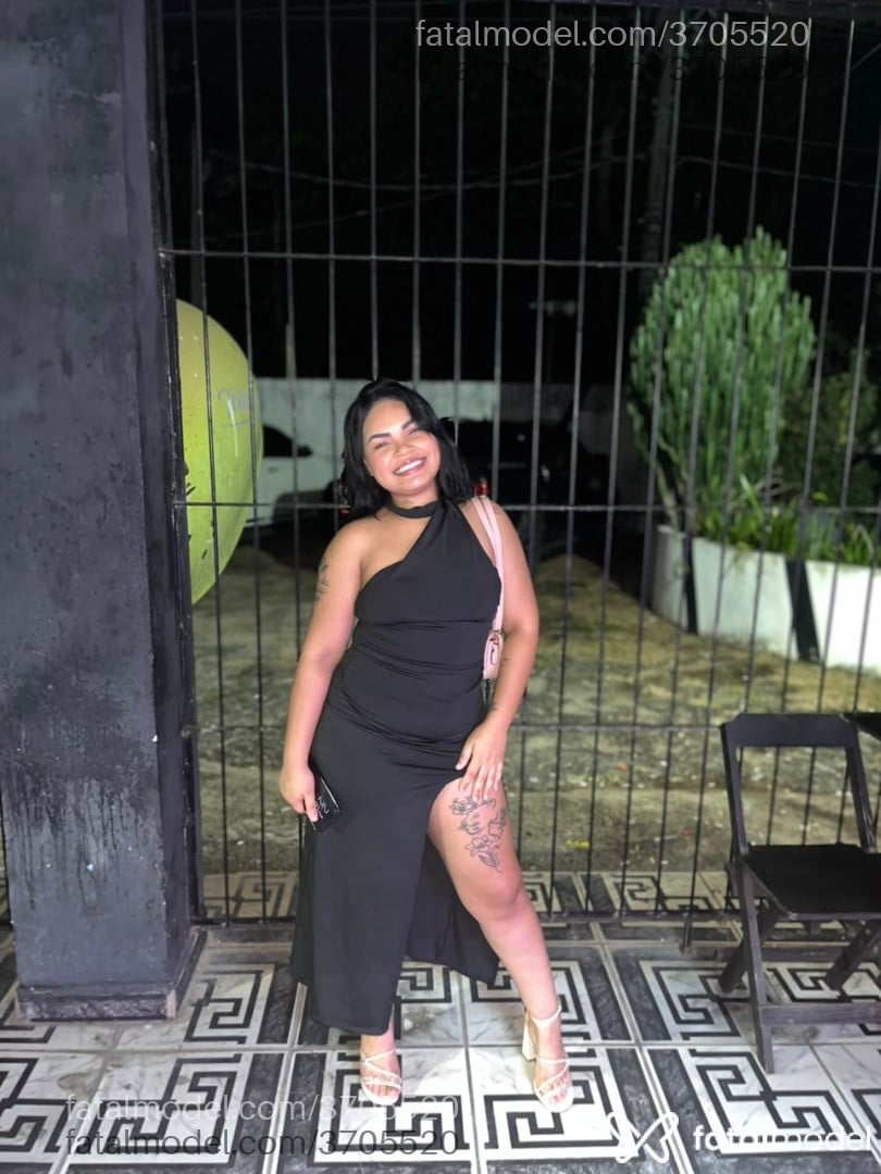 Acompanhante mulher morena (o) de olhos pretos - Estrela