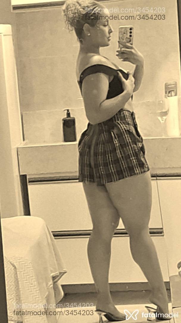 Acompanhante mulher morena (o) de olhos castanhos - Bianca
