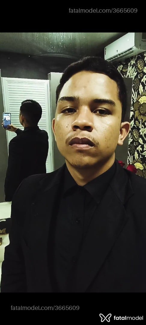 Acompanhante homem morena (o) de olhos pretos - Miguel