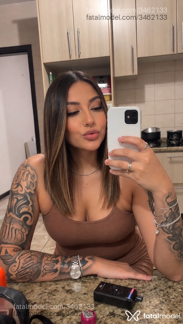 Acompanhante mulher morena (o) de olhos castanhos - Jade Routter