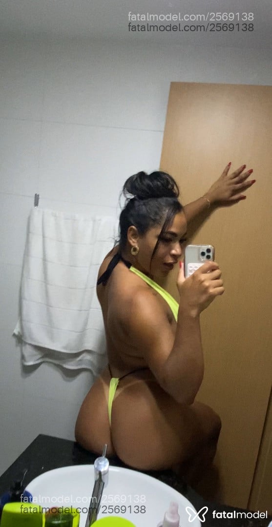 Acompanhante mulher morena (o) de olhos castanhos - Mayaah