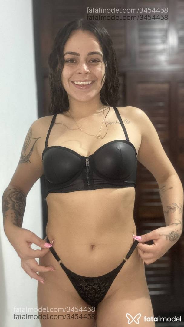 Acompanhante mulher com cabelo castanho de olhos castanhos - Maya Hoffman