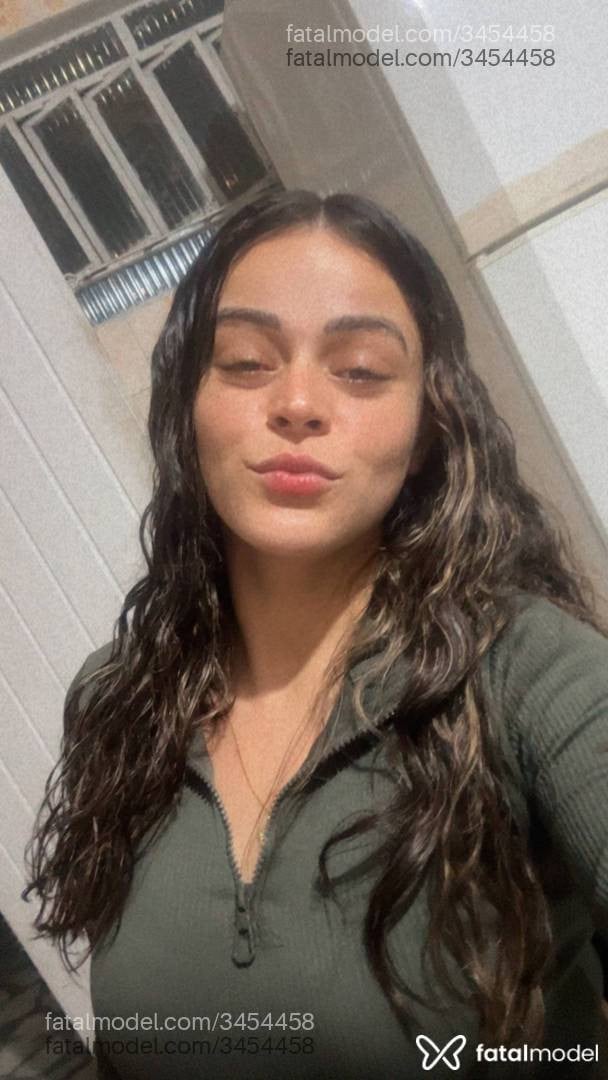 Acompanhante mulher com cabelo castanho de olhos castanhos - Maya Hoffman