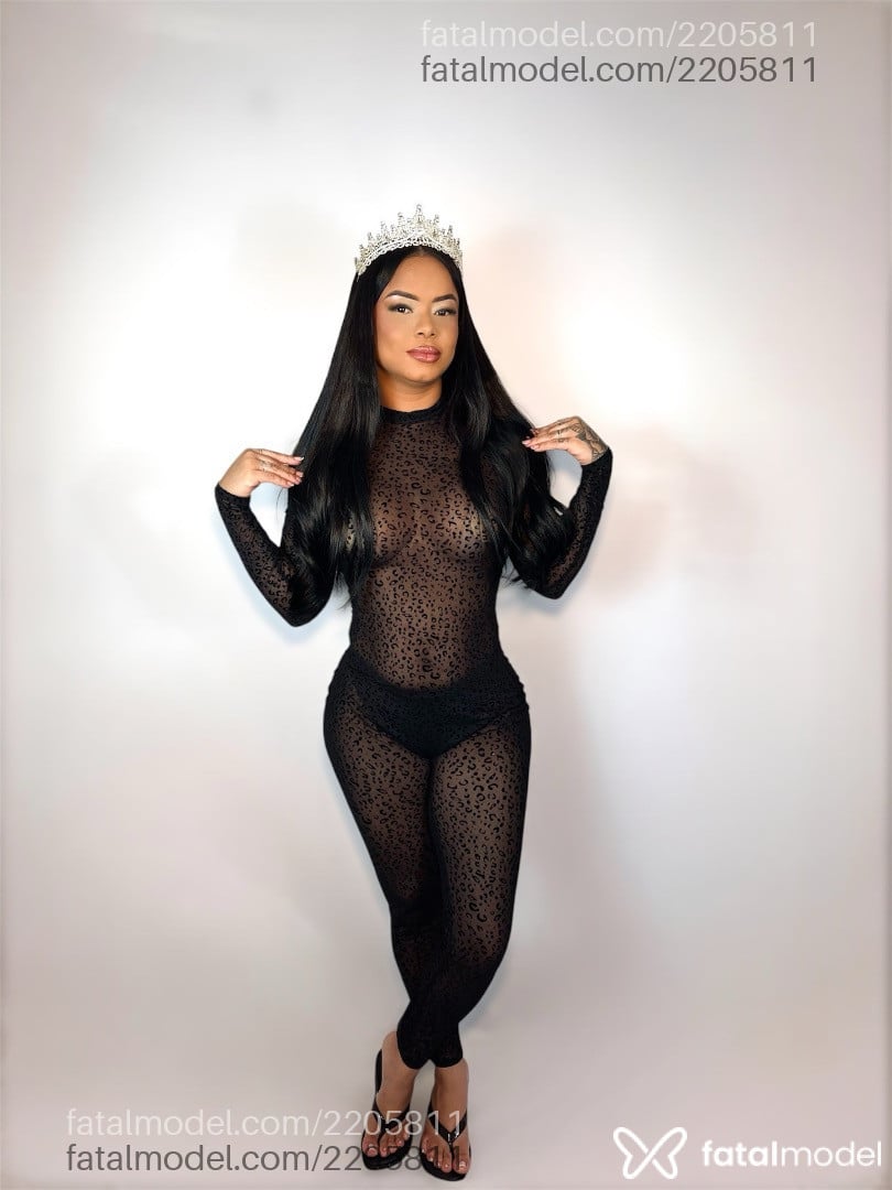 Acompanhante mulher morena (o) de olhos castanhos - Mello