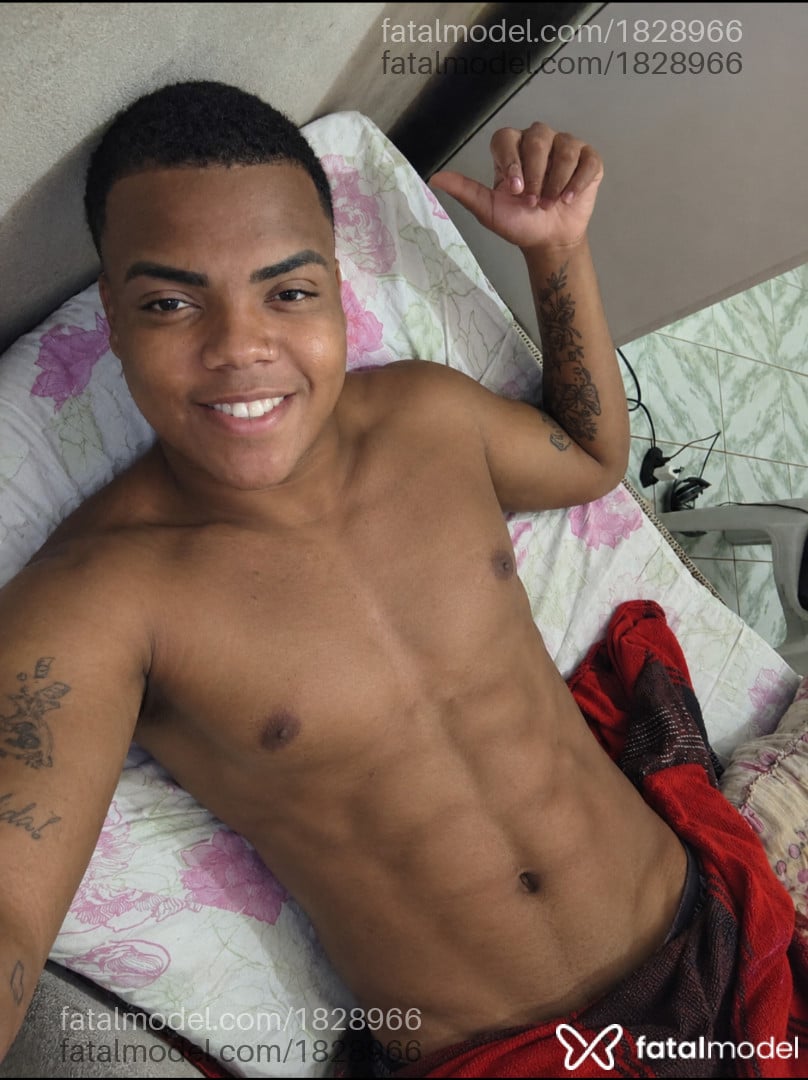 Acompanhante mulher morena (o) de olhos pretos - Selvagem