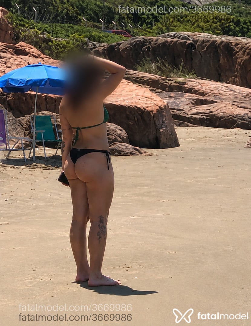 Acompanhante mulher ruiva (o) de olhos pretos - Debiinha