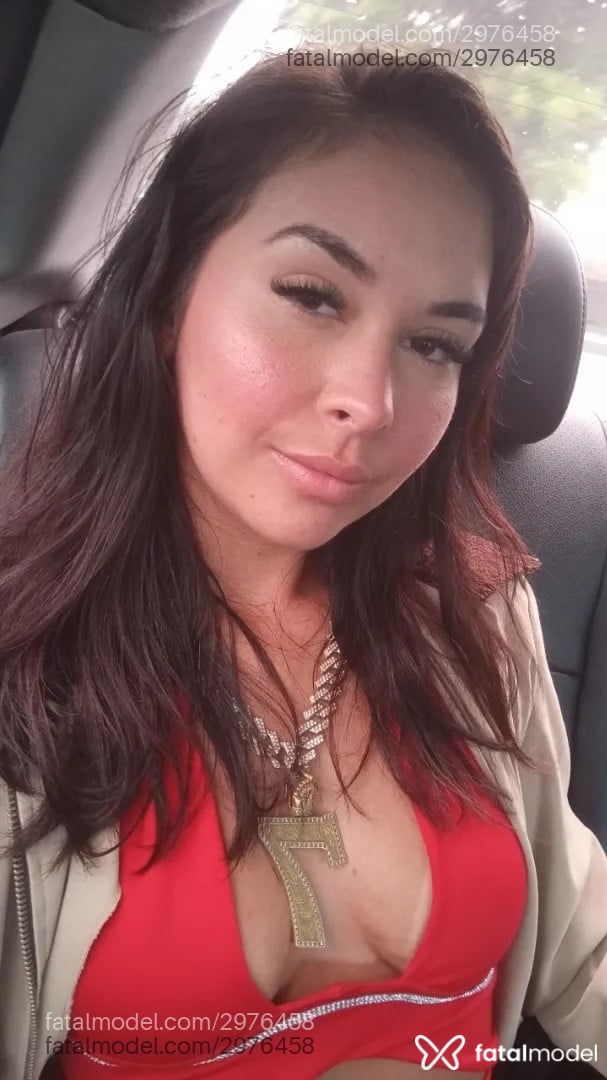 Acompanhante mulher morena (o) de olhos castanhos - Bella