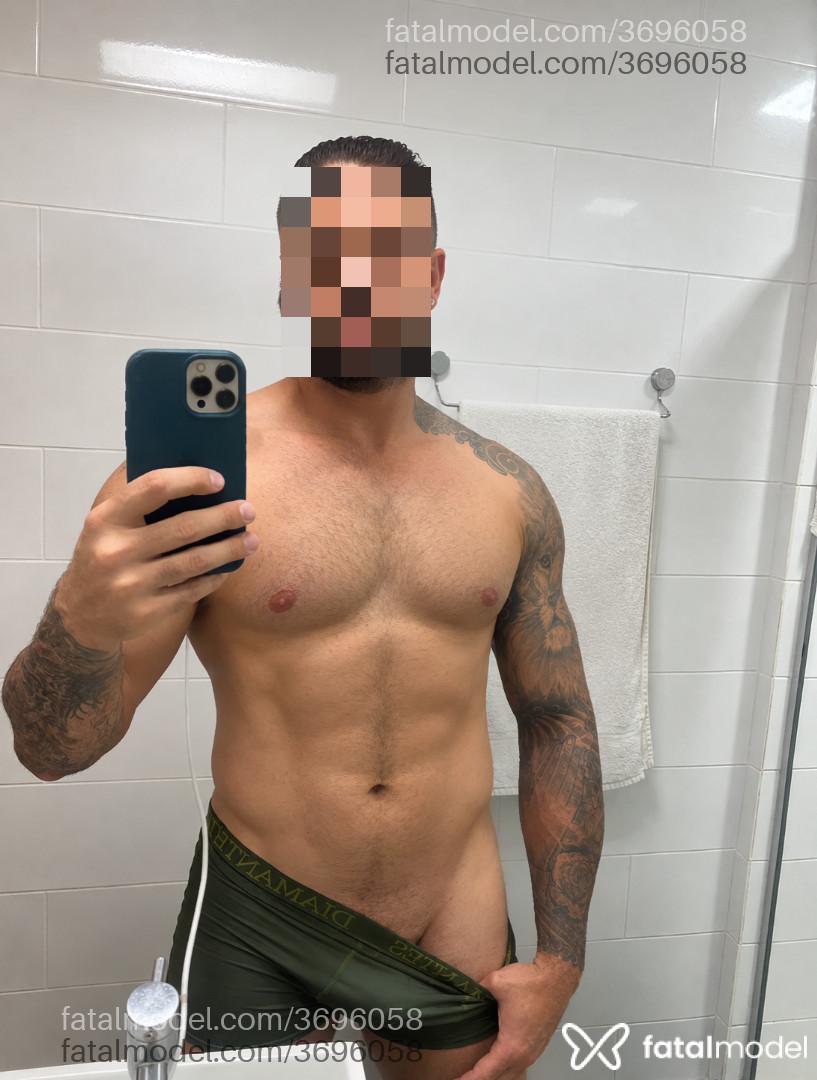 Acompanhante homem com cabelo castanho de olhos castanhos - Bueno