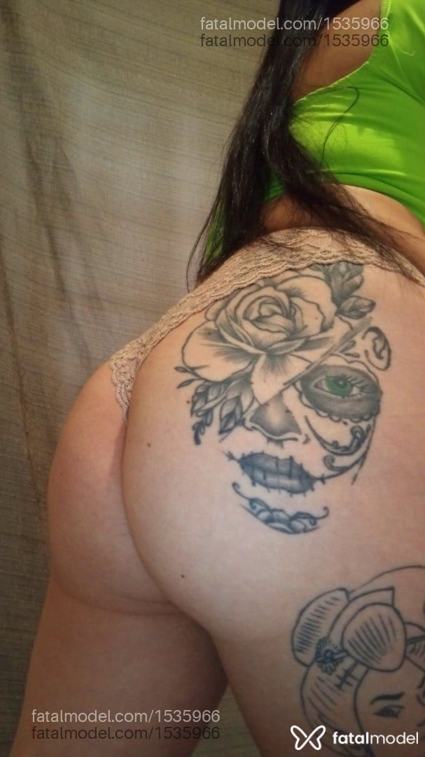 Acompanhante mulher com cabelo castanho de olhos mel - Suzana