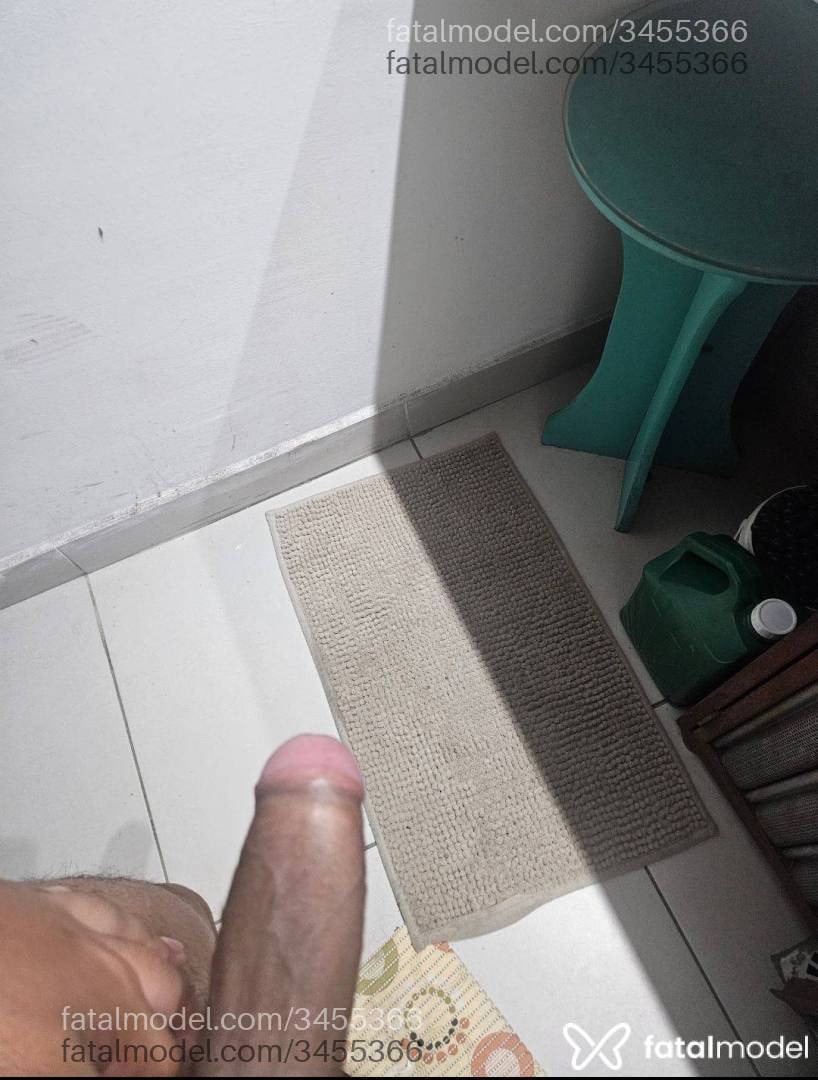 Acompanhante homem morena (o) de olhos castanhos em Porto Alegre - Gomes