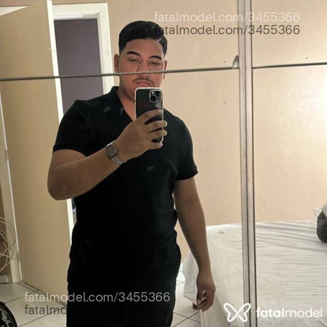 Acompanhante homem morena (o) de olhos castanhos em Porto Alegre - Gomes