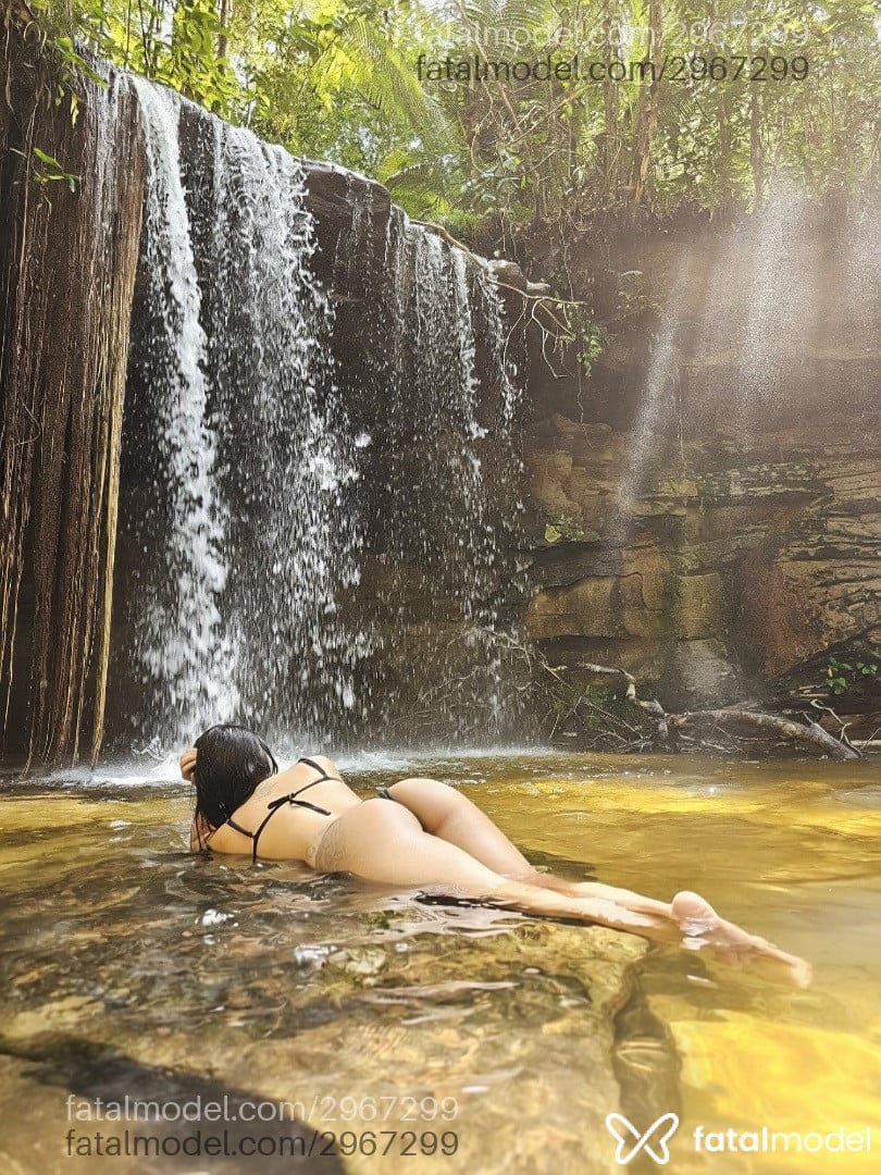 Acompanhante mulher morena (o) de olhos castanhos - Hanna