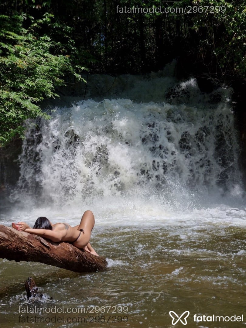 Acompanhante mulher morena (o) de olhos castanhos - Hanna