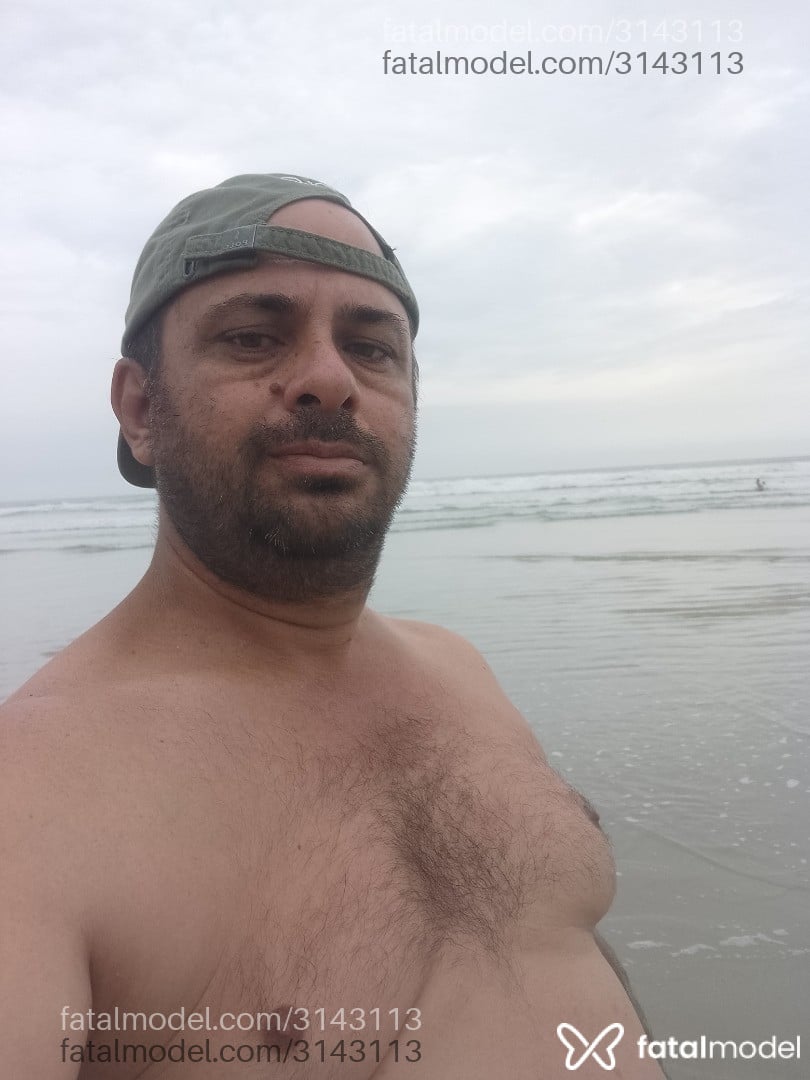 Acompanhante homem sem cabelo de olhos mel - Antônio
