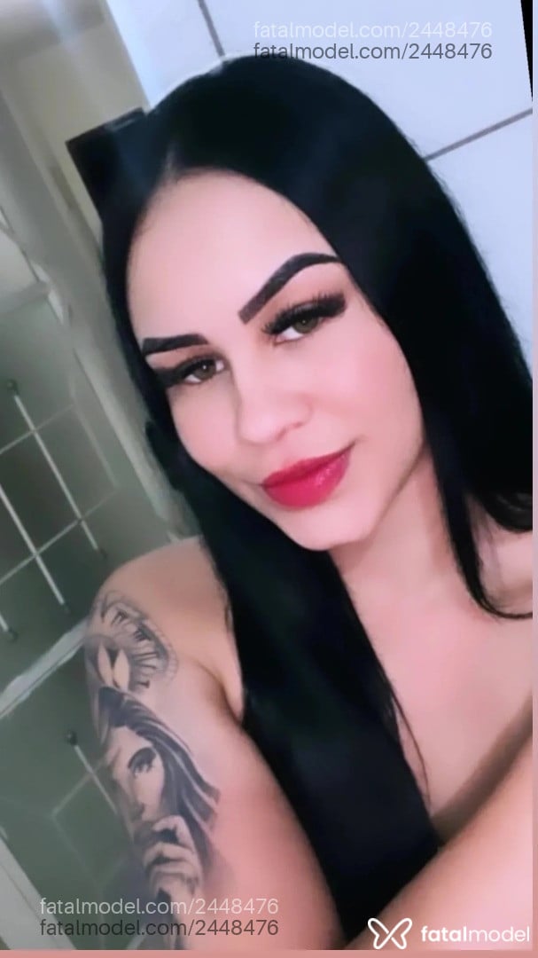Acompanhante mulher morena (o) de olhos verdes - Katrynaa Borges