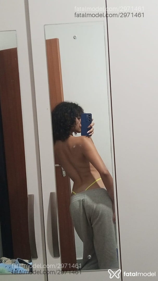 Acompanhante mulher com cabelo castanho de olhos pretos - Lola