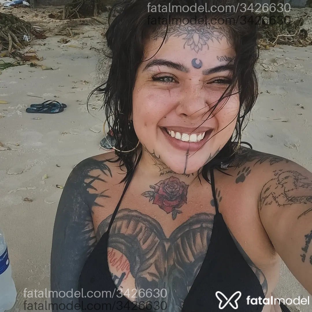 Acompanhante mulher ruiva (o) de olhos castanhos - Morgana