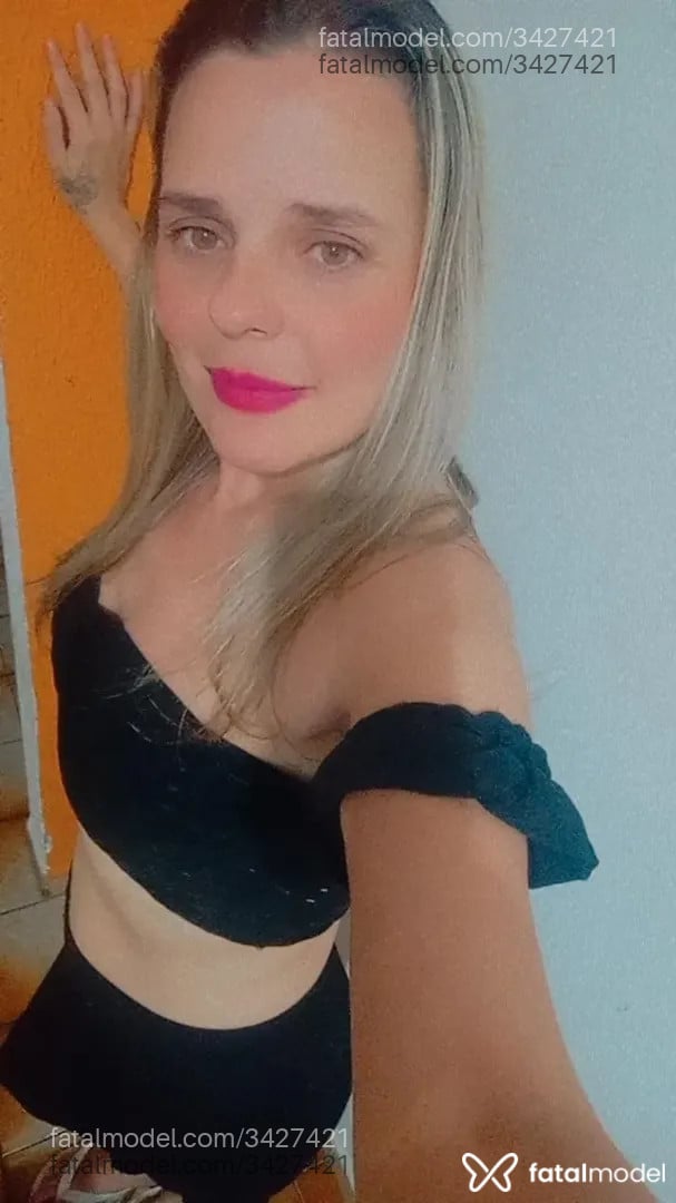 Acompanhante mulher loira (o) de olhos mel - Bruna Becker