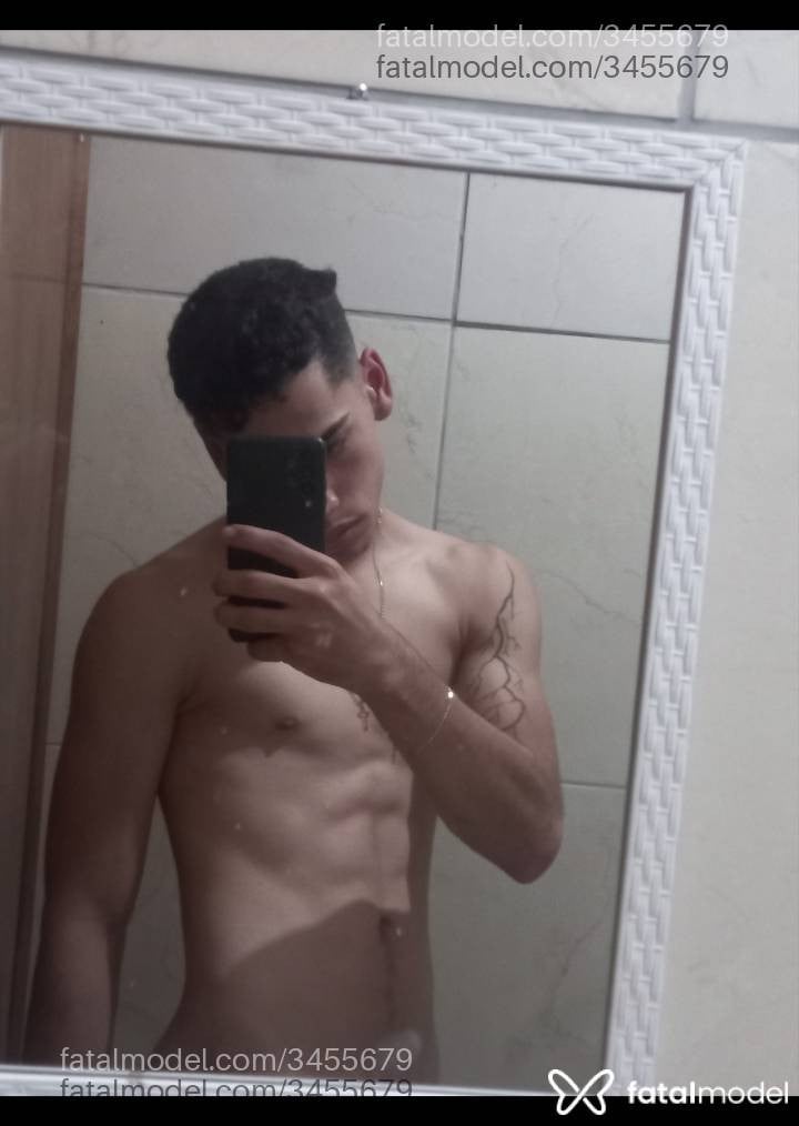 Acompanhante homem com cabelo castanho de olhos castanhos em Dourados Acompanhante homem com cabelo castanho de olhos castanhos em Dourados - Gabriel