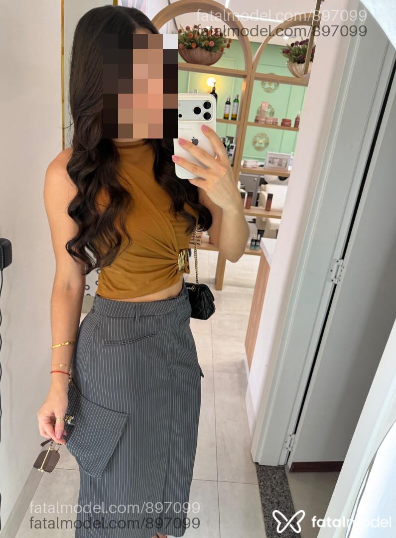 Acompanhante mulher com cabelo castanho de olhos castanhos - Thaís Melchior