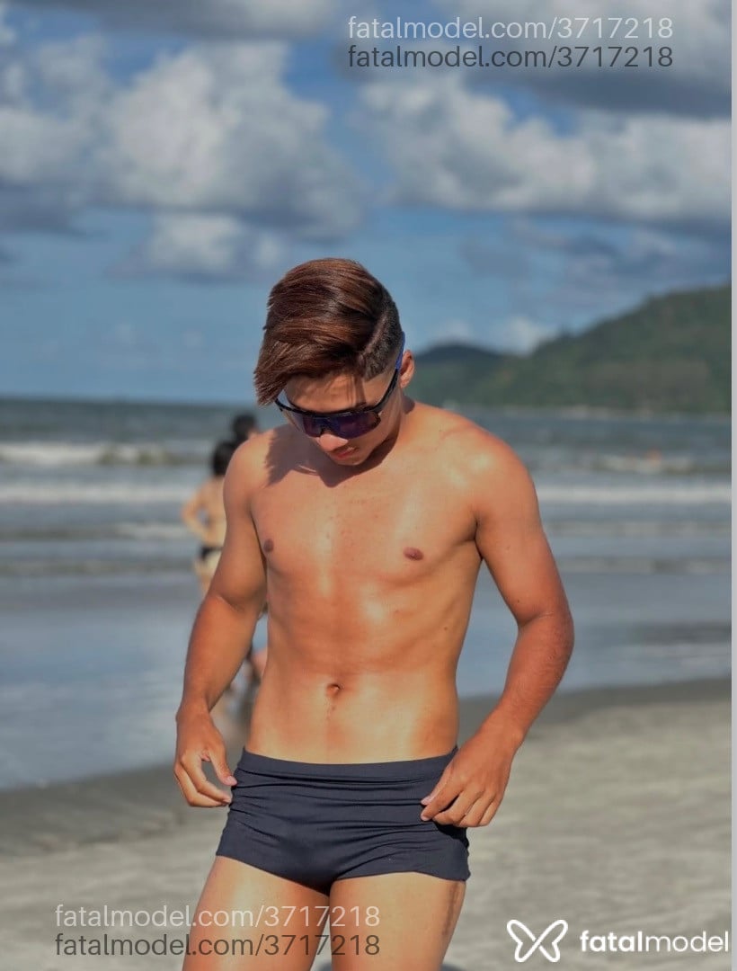 Acompanhante homem com cabelo castanho de olhos castanhos - Gab