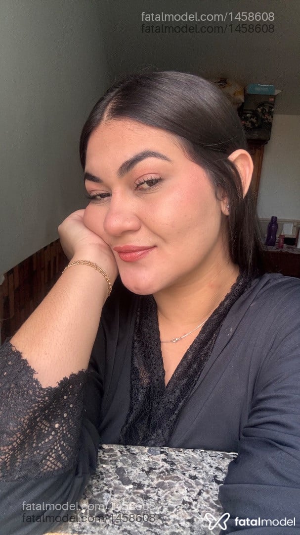 Acompanhante mulher morena (o) de olhos castanhos - Liz Santos