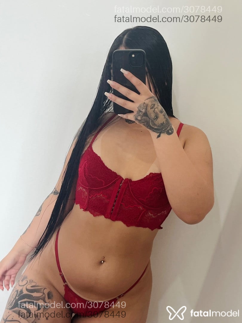 Acompanhante mulher morena (o) de olhos castanhos - Yasmim