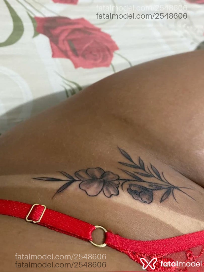 Acompanhante mulher com cabelo castanho de olhos castanhos - Eduarda