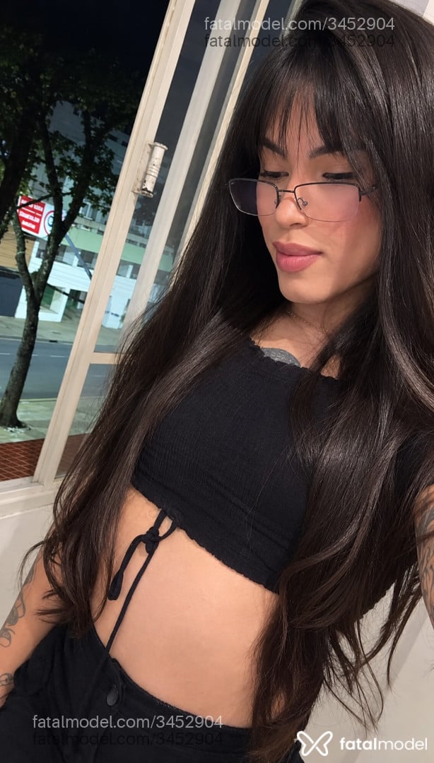 Acompanhante mulher trans morena (o) de olhos castanhos - Luara