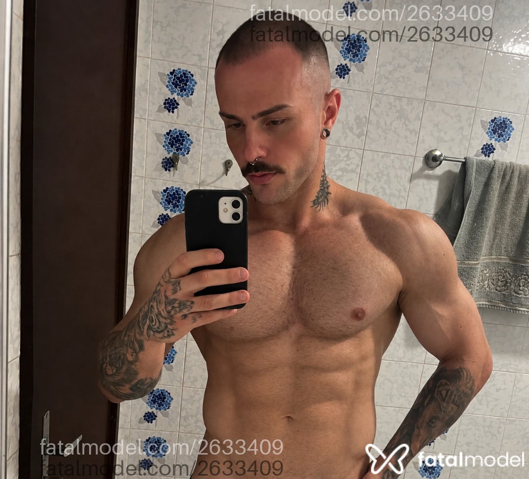 Acompanhante homem com cabelo castanho de olhos mel - Caio Henrique