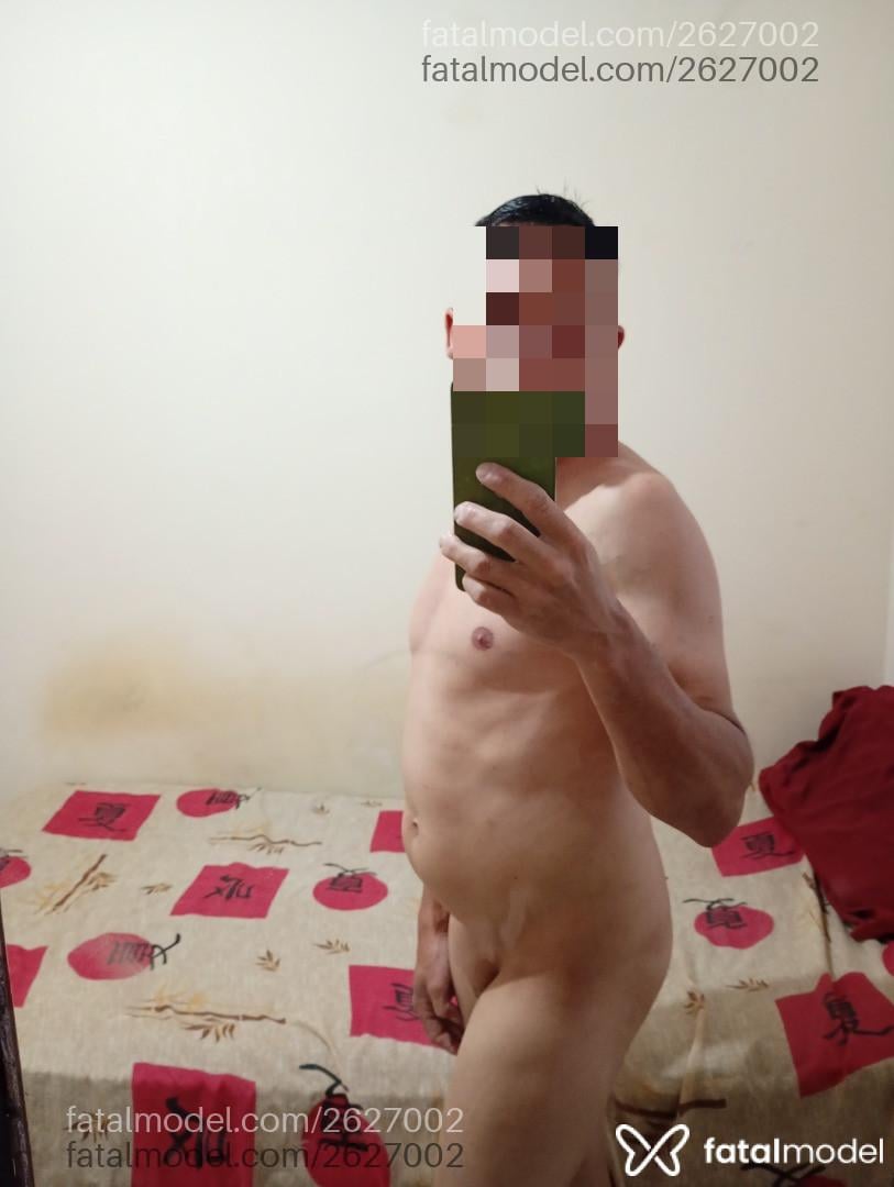 Acompanhante homem trans com cabelo castanho de olhos castanhos - Maicon