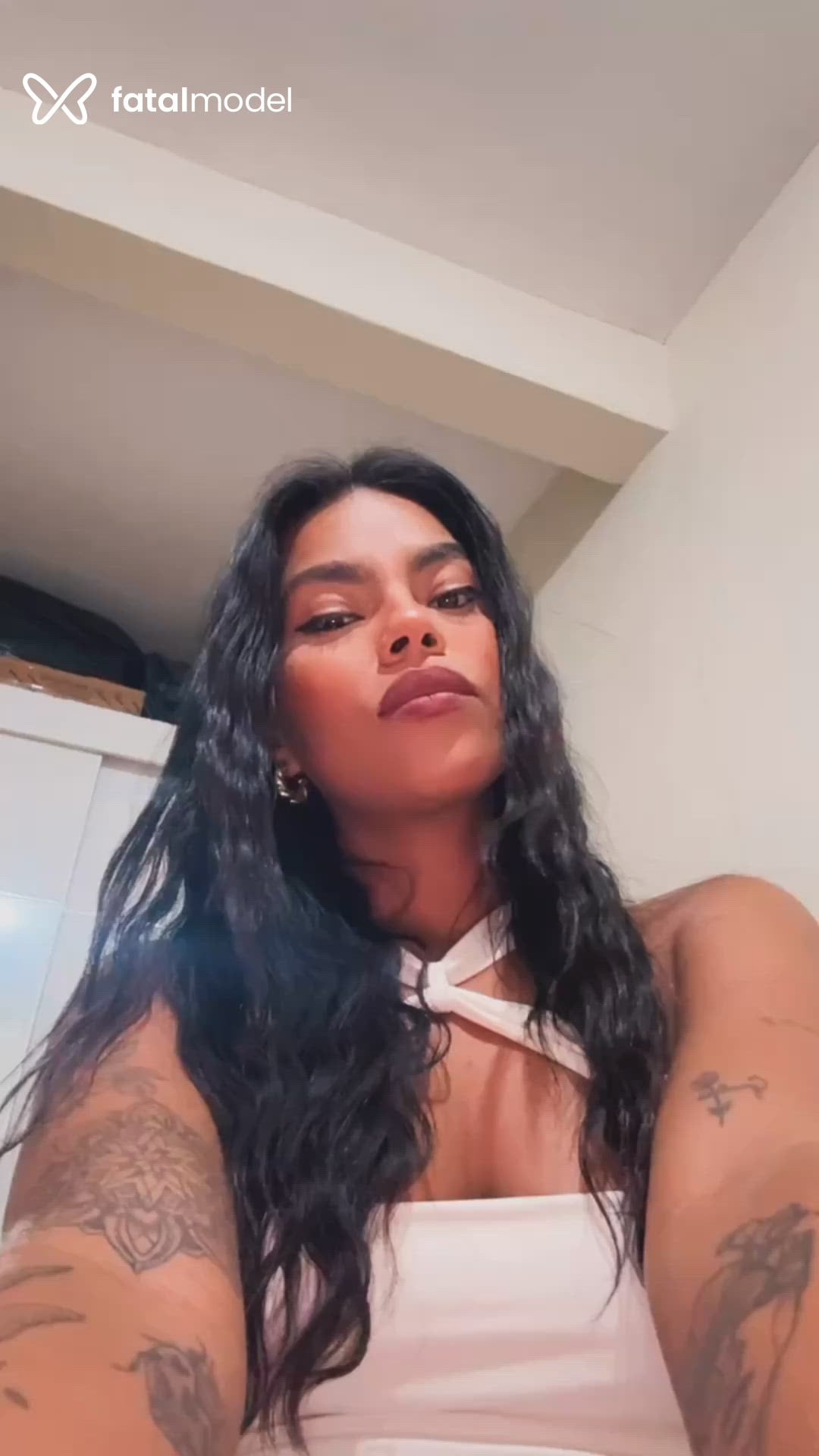 Acompanhante mulher morena (o) de olhos castanhos - Yaraalmeida Acompanhante mulher morena (o) de olhos castanhos - Yaraalmeida
