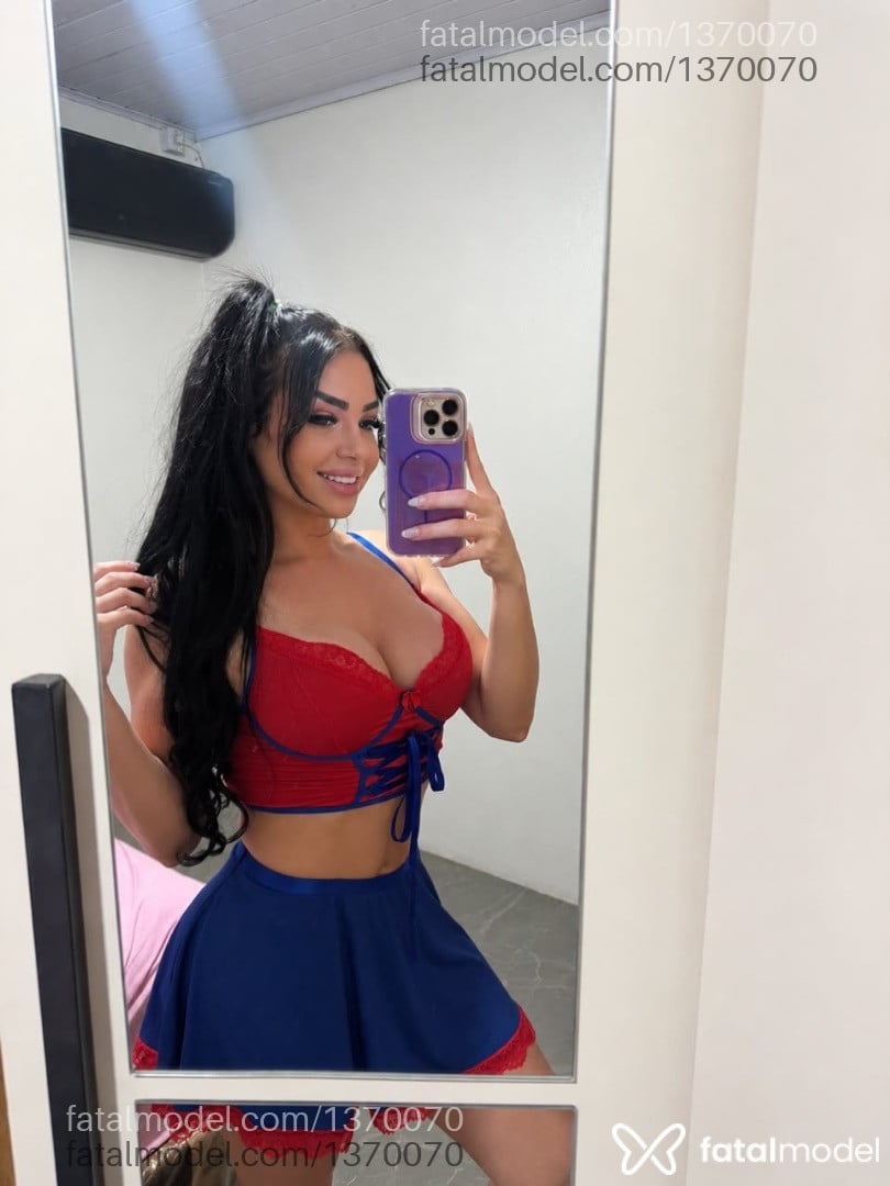 Acompanhante mulher trans morena (o) de olhos castanhos - Rafaella