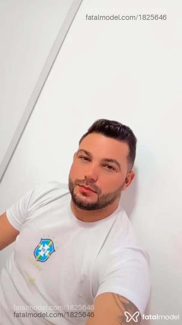 Acompanhante homem morena (o) de olhos castanhos - Mineiro