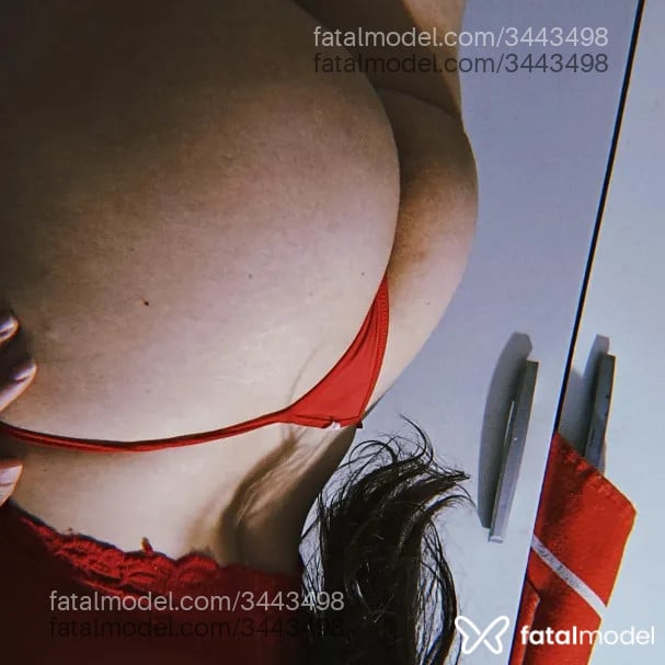 Acompanhante mulher com cabelo castanho de olhos pretos - Tamara