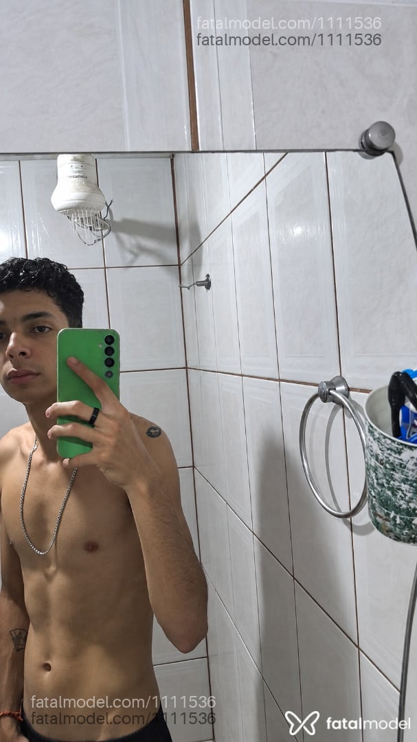Acompanhante homem morena (o) de olhos castanhos - Lostboy