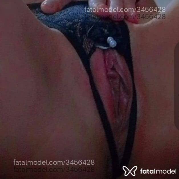 Acompanhante mulher morena (o) de olhos castanhos - Simone