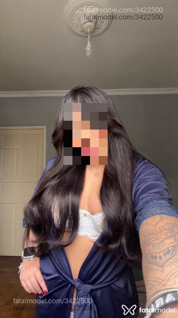 Acompanhante mulher com cabelo castanho de olhos verdes - Gueixa
