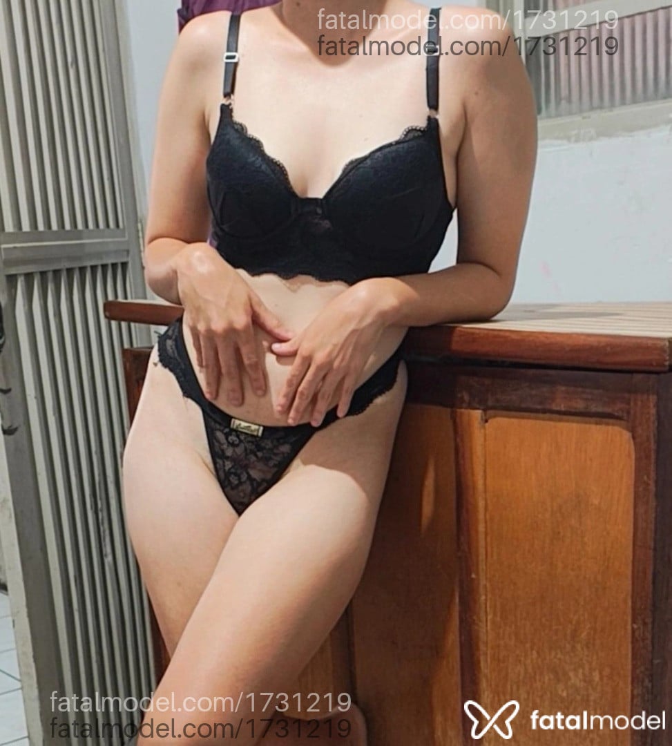 Acompanhante mulher com cabelo castanho de olhos castanhos - Ana