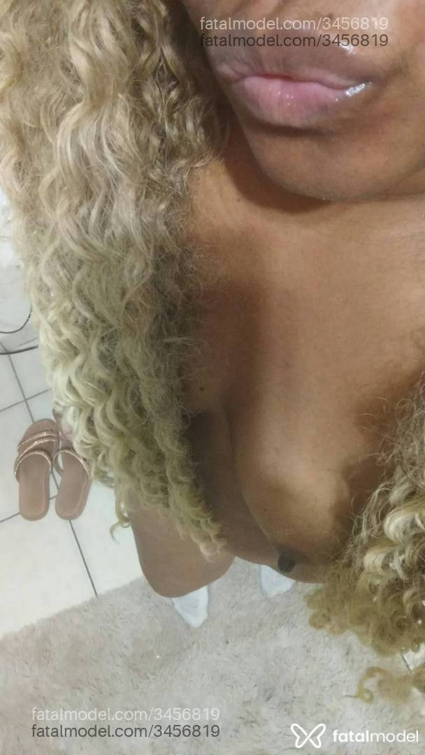 Acompanhante mulher morena (o) de olhos castanhos - Manuelle