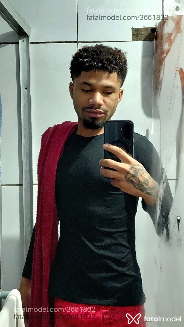 Acompanhante homem morena (o) de olhos castanhos - Érik Vinícius