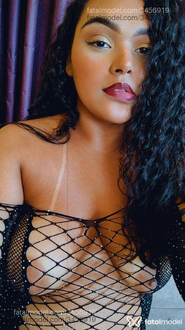 Acompanhante mulher morena (o) de olhos castanhos - Dianna Reis