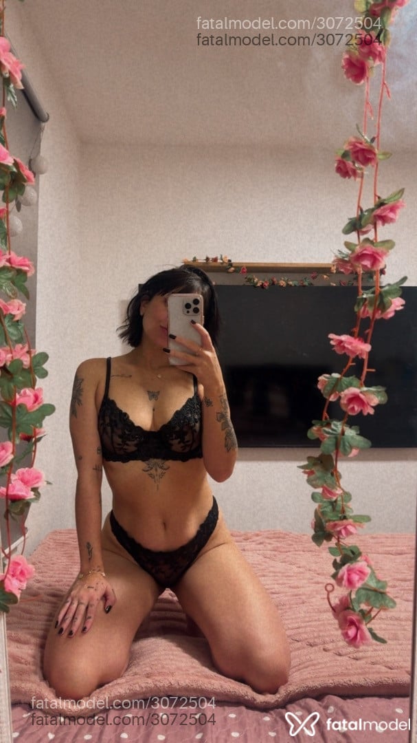 Acompanhante mulher morena (o) de olhos mel - Amanda