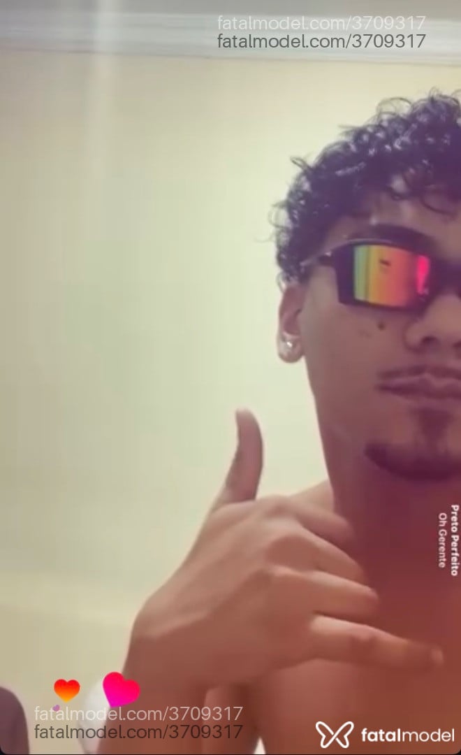 Acompanhante homem com cabelo castanho de olhos castanhos - Henrique
