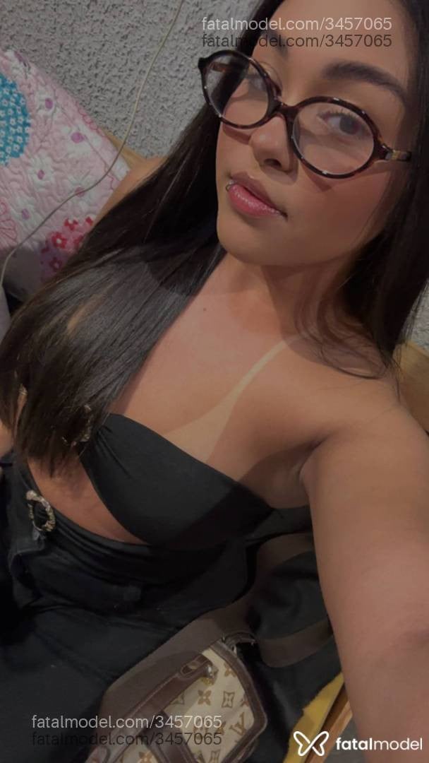 Acompanhante mulher morena (o) de olhos castanhos - Laura Campos