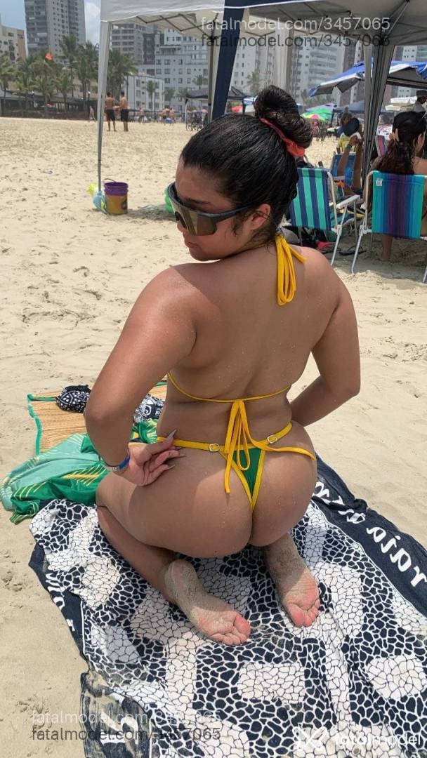 Acompanhante mulher morena (o) de olhos castanhos - Laura Campos