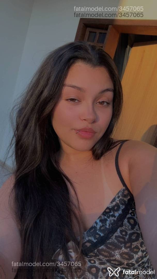 Acompanhante mulher morena (o) de olhos castanhos - Laura Campos