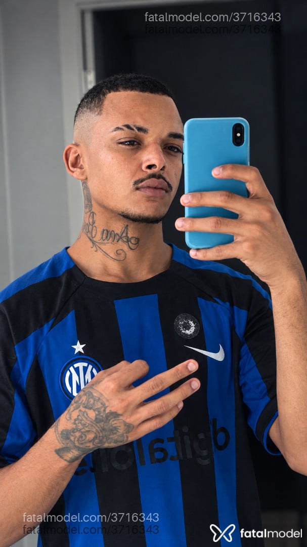 Acompanhante homem morena (o) de olhos pretos - Jhonny